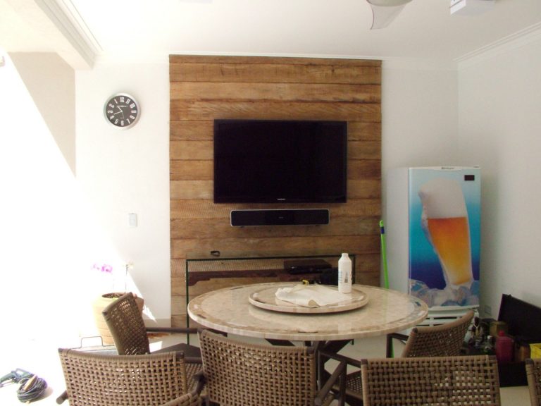 Painel de madeira para TV decorativo