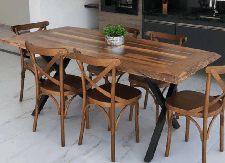 Mesa de jantar costaneira de ipê com pé de ferro em X, 1,80 m, madeira de demolição