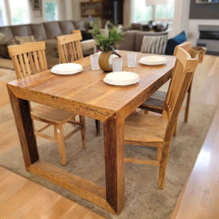 Mesa de jantar rústica com pé diamante vazado em peroba rosa natural, 1,40 x 0,80 m