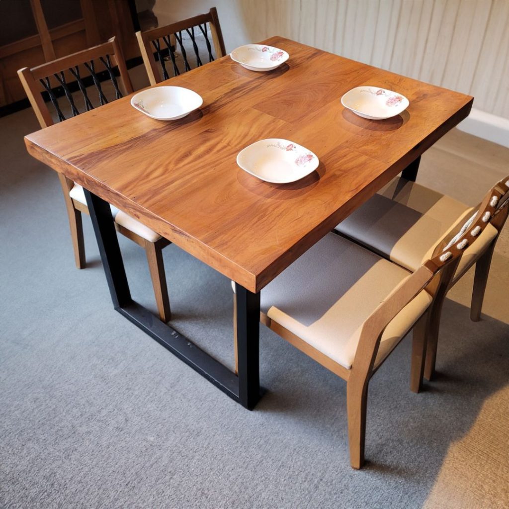 Mesa de Jantar Indústrial Pé Ferro u Em Peroba Aparelhada 1,20m