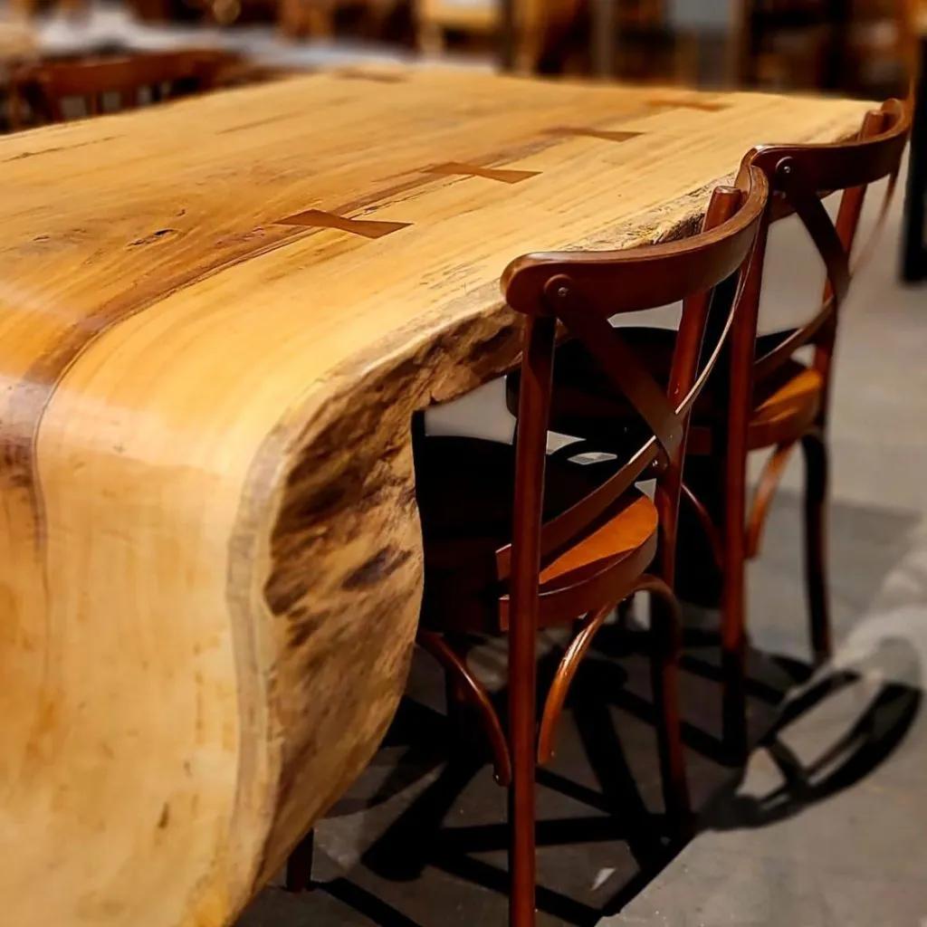 mesa cascata para sala de jantar madeira maciça